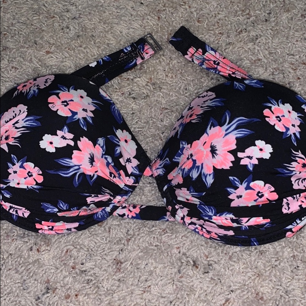 Super cute flower bikini top strapless or not